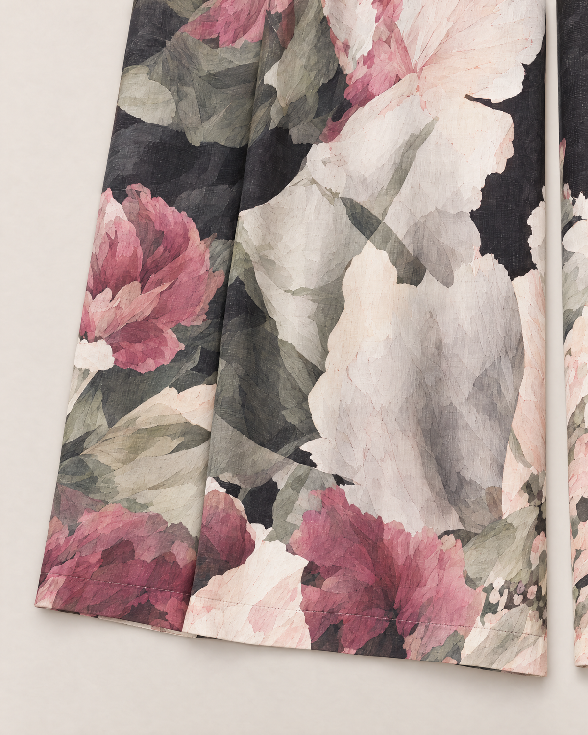 Adelina Elegant Wide-Leg Trousers - detail of the fabric and hem, Floral