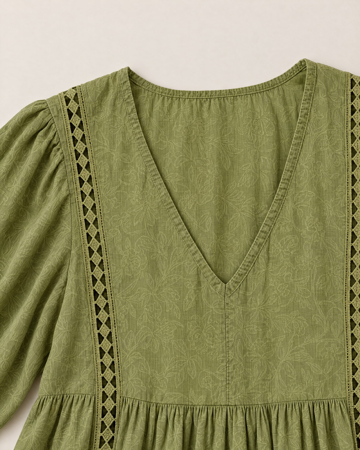 Annelise Lace Trim Midi Dress - detail of the neckline, Green