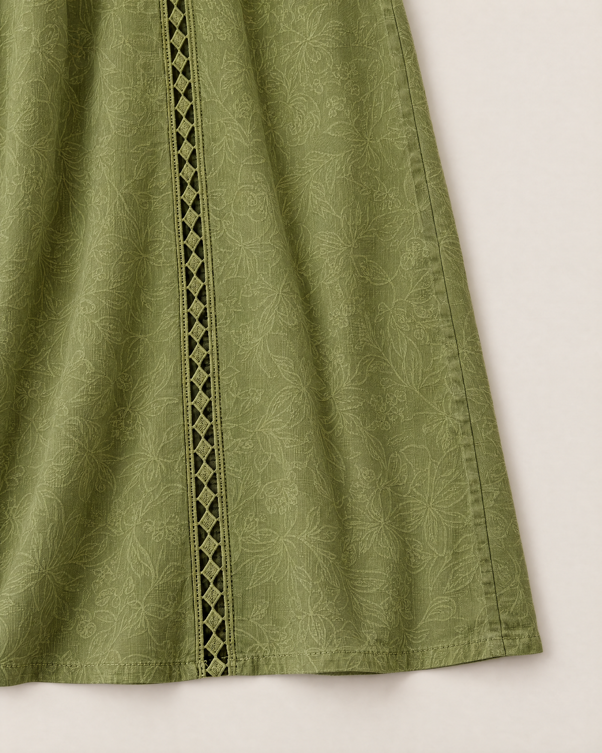 Annelise Lace Trim Midi Dress - detail of the fabric and side edge, Green