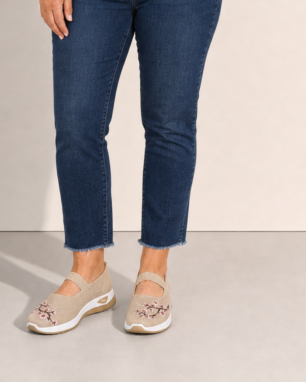 Elvira Floral Comfort Sneakers - Adeline studio