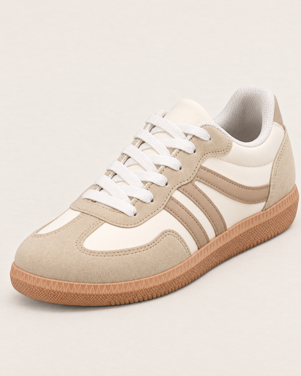 Isadora Women's Cushioned Sneakers - detail of the toe, fastening and stitching, Off-White
