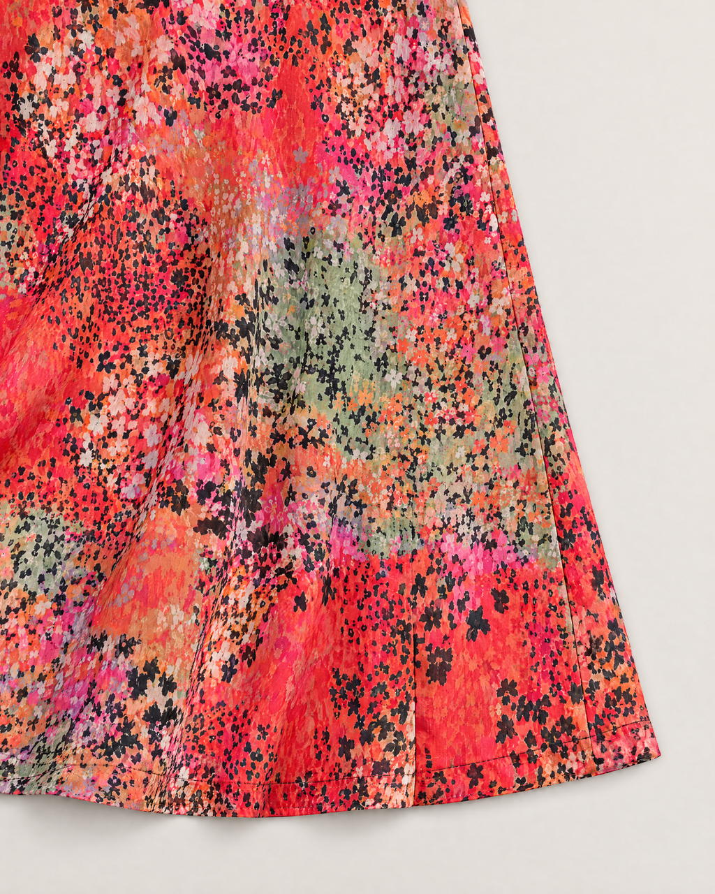 Mila Elegant Midi Dress - detail of the fabric and side edge, Red