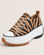 Solana Chunky Platform Sneakers - detail of the toe, fastening and stitching, Tiger